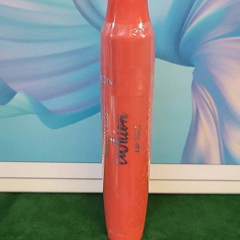 Revlon Kiss Cushion Lip Tint 4.4ml New Sealed Tube - 250 High End Coral